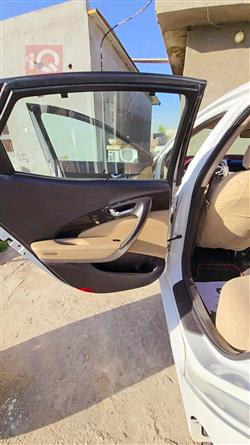 هيونداي أزيرا